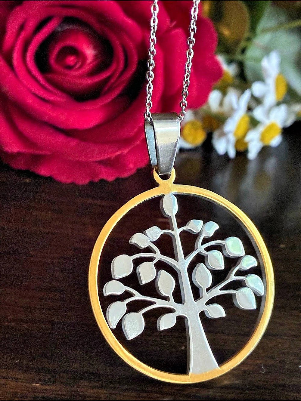 Tree of Life pendant Necklace in Gold & Silver Like New